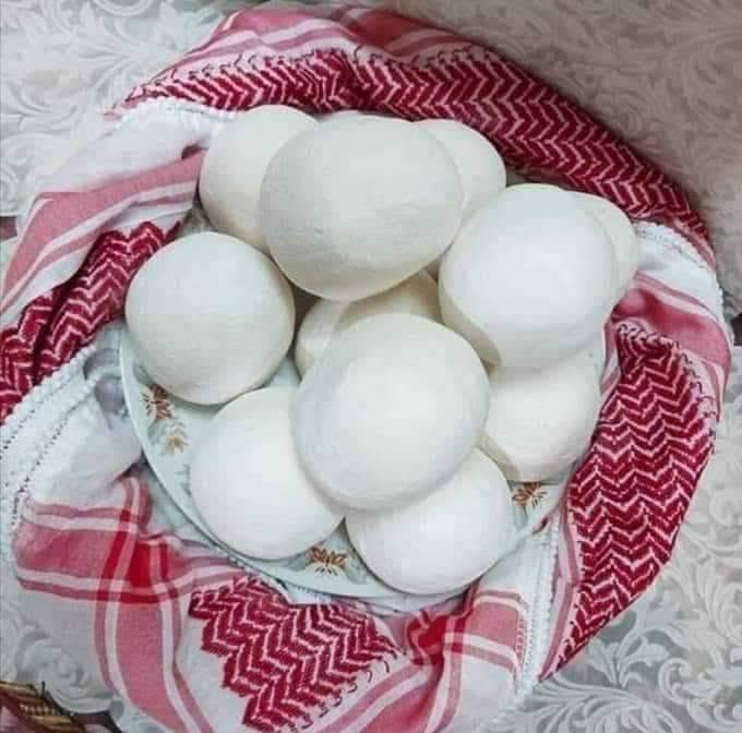 الألبان والأجبان البلدية