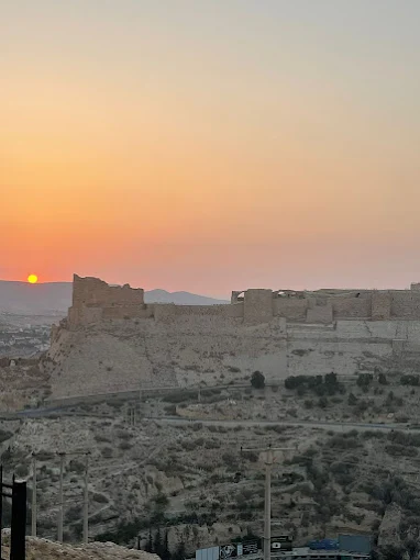 مطعم وكوفي شوب بانوراما قلعة الكرك